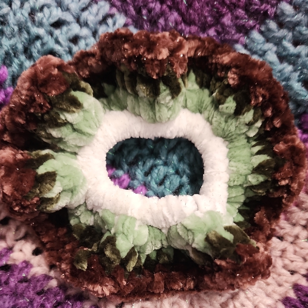 1 Kiwi Scrunchie